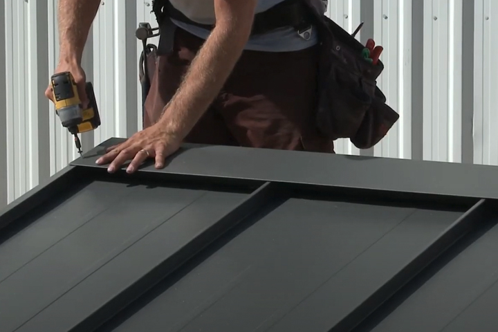 supporting for La nouvelle série de vidéo d’installation de toiture de Agway